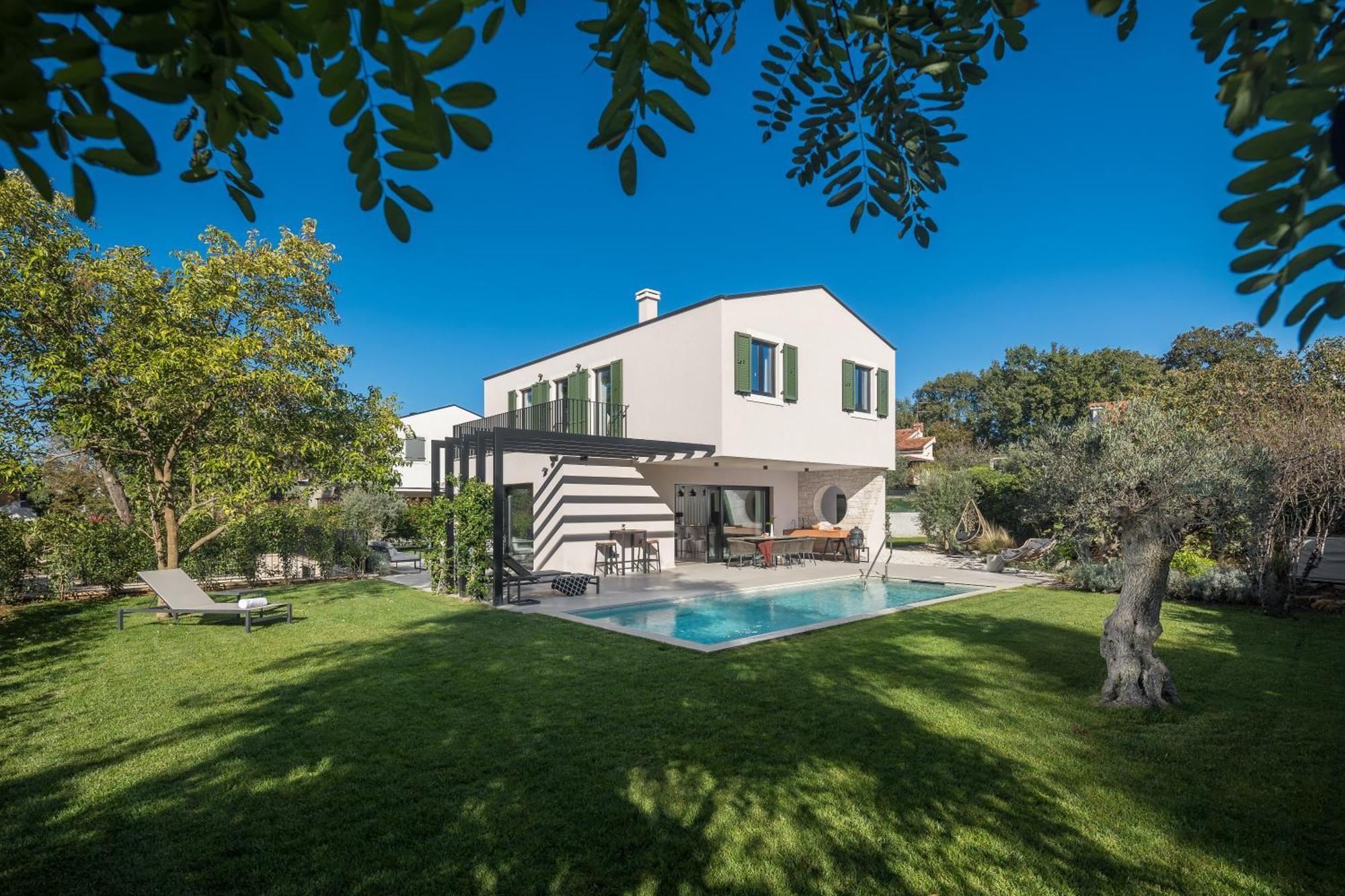 With Pool In Villa Poreč